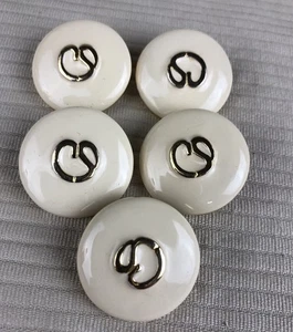 "Lote de 5 botones St John esmalte dorado crema firma SJ repuesto grande 1""" - Imagen 1 de 5