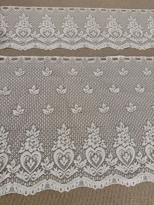 Tela cenefa cortina encaje corazones de colección - algodón crema alemán 36" ancho por comprar Foto 1 de 4