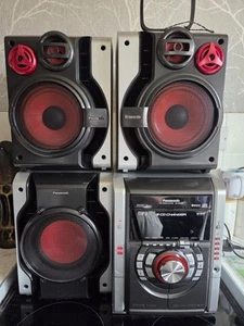 Panasonic SA-AK630 5-CD Stereo System & 2 Speakers With Subwoofer - Picture 1 of 7