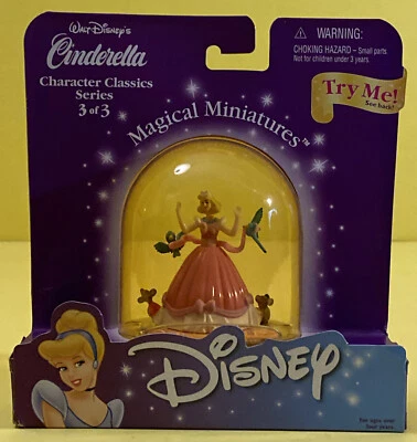 Disney's Magical Miniatures Personaje Cenicienta Clásicos Serie 3 de 3 Foto 1 de 4