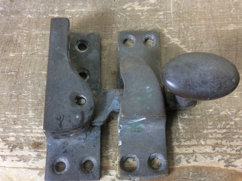 ANTIQUE BRASS SASH WINDOW LATCH BY PRYKE & PALMER LONDON Cover