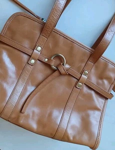 Bolso de Mano HOBO 100% Cuero Marrón Camel con Doble Correa para el Hombro Forro Púrpura - Imagen 1 de 20