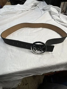 CINTURA MICHAEL KORS NERA CON LOGO STAMPATO MK CON FIBBIA CERCHIO MK ARGENTO MEDIO - Foto 1 di 4