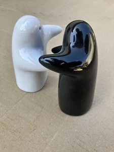 Sale e Pepe bianco e nero abbraccio Tao Design Saliera Pepiera Fantasmi Yin Yang - Foto 1 di 4