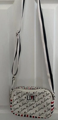 Bolso Bandolera BRIGHTON Love Scroll Lona Doble Cremallera Top Negro Blanco Rojo Corazones Foto 1 de 4