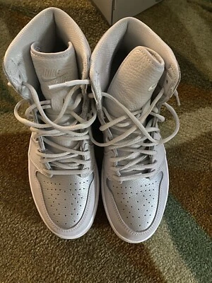 Talla 10.5 - Jordan 1 Retro High OG Tokyo 2020 Foto 1 de 4