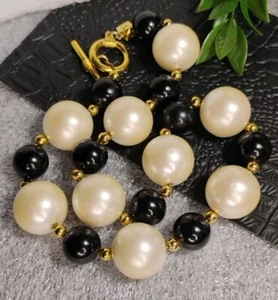 Designer ANNE KLEIN Cream and Black Chunky Bauble Bead 16" Toggle Necklace! - Picture 1 of 9