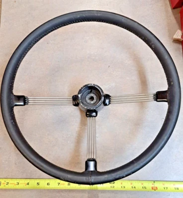 Volante vintage Triumph TR4 15" envuelto en cuero #1 Foto 1 de 4