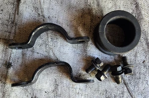 Nissan 300ZX Z31 Steering Rack Retainer Brackets  - Bild 1 von 3