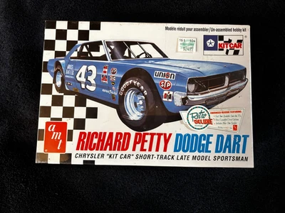Kit Modelo Dardo Richard Petty Dodge 1/25 AMT819/12 SIN USAR, EN CAJA Kit Chrysler Nuevo y Sellado Foto 1 de 4