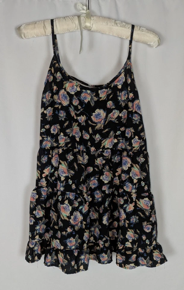 Blusa Soprano S Para Mujer Negra Floral Recortada Espalda Correa Espagueti Babydoll Foto 1 de 4