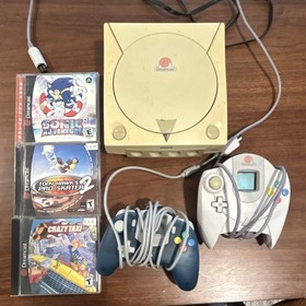 SEGA Dreamcast Console Bundle w/ Controllers VMU Games Sonic Crazy Taxi THPS2