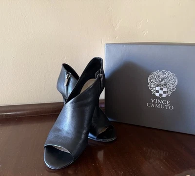 Vince Camuto Womens Black Leather Peep Toe Zipper Back Careeta Heels Size 7.5 - Image 1 of 4