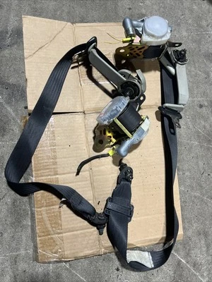 Infiniti G35 2003 04 cupé conjunto de cinturón de seguridad lateral derecho derecho delantero OEM Foto 1 de 2
