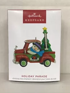 HOLIDAY PARADE ~ 5th IN SERIES ~ 2023 Hallmark Keepsake Ornament - Picture 1 of 2