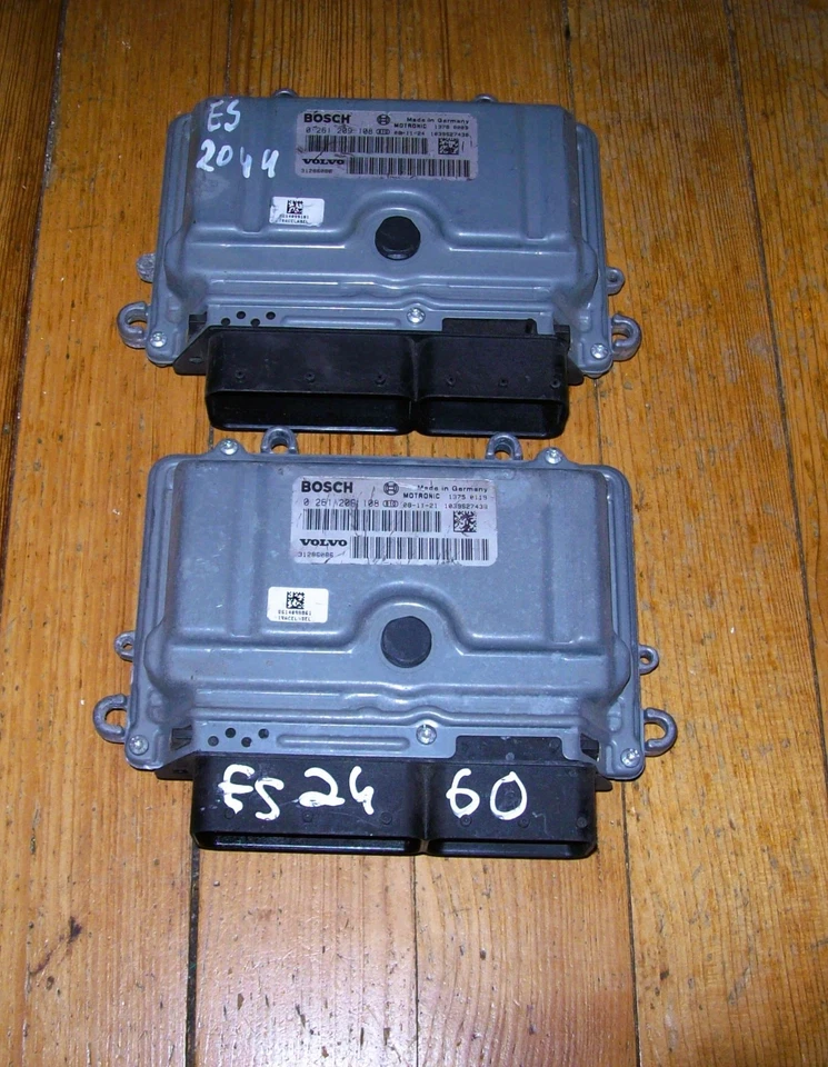 2 Centraline motore Volvo V70 III, S60 II, S80 II 2.5 Turbo 0261209108 2008 - Immagine 1 di 1