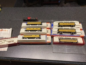 H0 Zug Rivarossi 1211 Dampflok 4-4-0 Virginia & Truckee +6 Wagen Epoche I, OVP - Bild 1 von 10