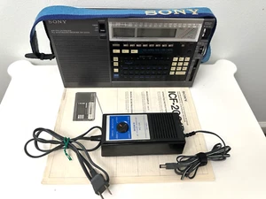 SONY AIR/FM/LW/MW/SW ODBIORNIK SYNTETYCZNY PLL Z zasilaczem ICF-2001D (2010). - Zdjęcie 1 z 10