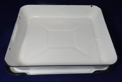 VTG First Half of the 20th Century White Enamelware Refrigerator Box with Lid - Image 1 of 4