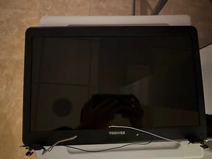 Toshiba Satellite C655 Screen Assembly with Hinges and Wifi Cables - Picture 1 of 2