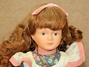 GEBURTSMONAT SEPTEMBER 7 Zoll SÜSSE BLAUE "SAPHIR" PUPPE MIT METALLSTÄNDER, OHNE BOX - Bild 1 von 6