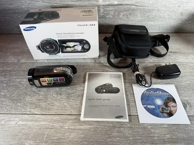 Samsung FlashCam SMX-F43BN Flash Memory Camcorder Black in Case with charger - Image 1 of 4