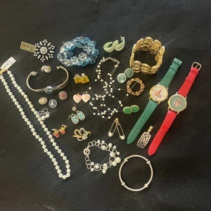 Lote de 26 piezas de joyería de colección relojes pendientes pulseras prendedores - Imagen 1 de 9