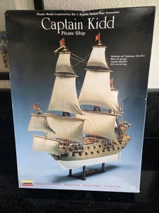 OLDER LINDBERG CAPTAIN KIDD PIRATE SAILING SHIP MODEL SHIP KIT - Picture 1 of 4