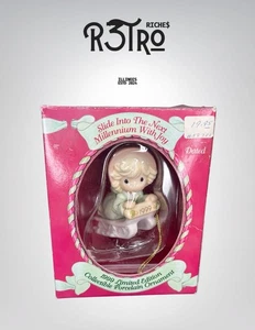 Precious Moments Slide Into The Next Millennium With Joy Figura Adorno Nuevo en Caja - Imagen 1 de 1