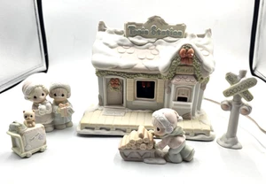 Precious Moments Sugar Town Train Station 5 Piece Collector's Set - Picture 1 of 11