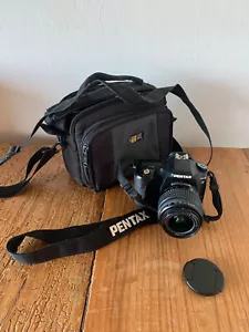 Fotocamera digitale Pentax ist D S con obiettivo SMC e custodia - Foto 1 di 8