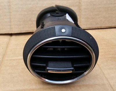 AUDI A3 8P FRONT DASHBOARD AIR VENT HEATER VENTS BLACK RING 8P0820901A  04 -2010 - Image 1 of 4