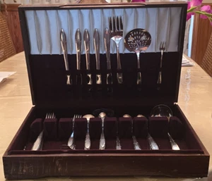 41 Placa Nobility Plate PLATERÍA Reverie FLATWARE Cofre de madera original cubiertos COMO NUEVO - Imagen 1 de 23