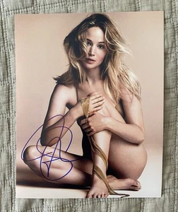 Jennifer Lawrence Hand Signed 8 X 10 Photo With COA - Picture 1 of 2