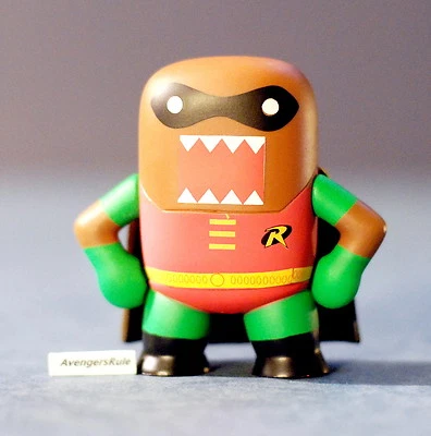 Domo Vinyl Figures Mystery Minis DC Comics Robin Modern Black Shoes 2/24
