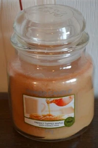Yankee Candle FRESHLY TAPPED MAPLE, Woodland Road Trip Collection , 411g Selten - Picture 1 of 1