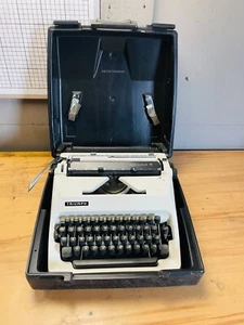 Schreibmaschine Triumph Gabriele 10 Reiseschreibmaschine Retro im Koffer - Photo 1/4