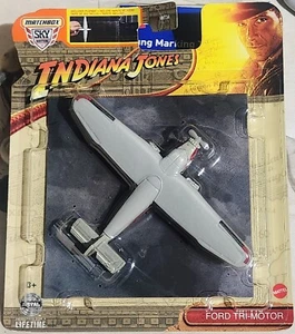 Matchbox Indiana Jones 1933 Ford Tri-Motor Skybusters Flugzeug mit Spielmatte 2023 - Bild 1 von 2