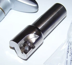 MEW1250-W100-15-2T 1-1/4" DIÁMETRO KYOCERA 90° MOLINO 2 FLAUTA CON LLAVE DE TORSIÓN - Imagen 1 de 2