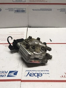MERCEDES-BENZ 190E 260E 300E 300SE 300TE BOSCH Fuel Distributor B-5012 - Picture 1 of 3