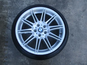 BMW 3ER MODELLE 8JX19 MV4 VORNE M DOPPELSPEICHE 225 EINFACH ALUFELGE + REIFEN - Bild 1 von 8