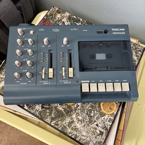 Grabadora de cinta de 4 pistas TASCAM PORTA 02 MKII PORTASTUDIO - Imagen 1 de 8