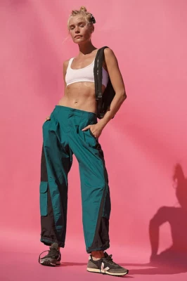 NEW FREE PEOPLE FP MOVEMENT $108 COLORBLOCK MESMERIZE ME CARGO PANTS SZ L LARGE - Image 1 of 4