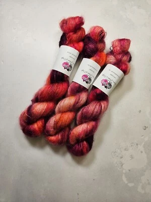 Handgefärbte Kid Mohair Seide Garn, Lace Gewicht, 50g, RUBY RHAPSODY - Bild 1 von 4