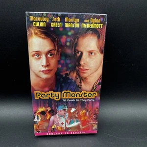 Party Monster (VHS, 2004, "Party Scene" Packaging) Brand New Sealed - Imagen 1 de 6