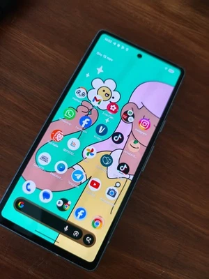 Google Pixel 7a - 128GB - Bianco Ghiaccio (Sbloccato) - Immagine 1 di 4