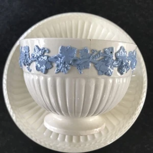 Wedgwood Edme Teetasse + Untertasse Teller 15 cm Efeu blau Ivy defekt Creme Cup - Bild 1 von 14
