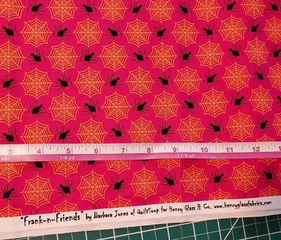 Tela araña Henry Glass Frank N Friends Halloween 100 % algodón por yarda por yarda Foto 1 de 3