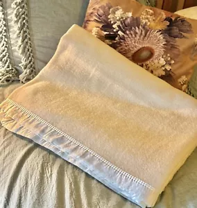 Bed Bath & Table 100% WOOL BED BLANKET RUG Winter Cream - Picture 1 of 3