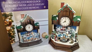 MOMENTS IN TIME 17,1" Weihnachtsdeko Kuckucksuhr mit Weihnachtsdorf LED - Bild 1 von 15